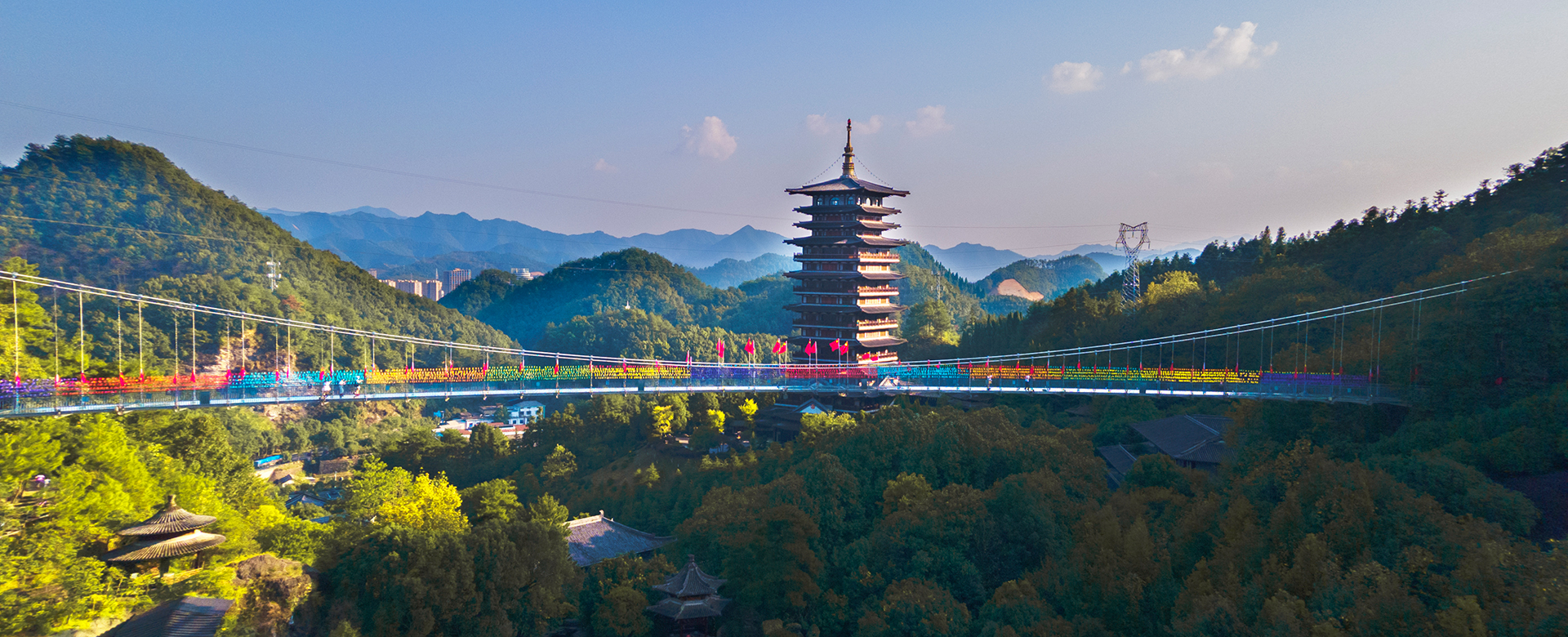 玻璃橋+觀(guān)景臺-浙江鵬鳴游樂(lè )設備有限公司